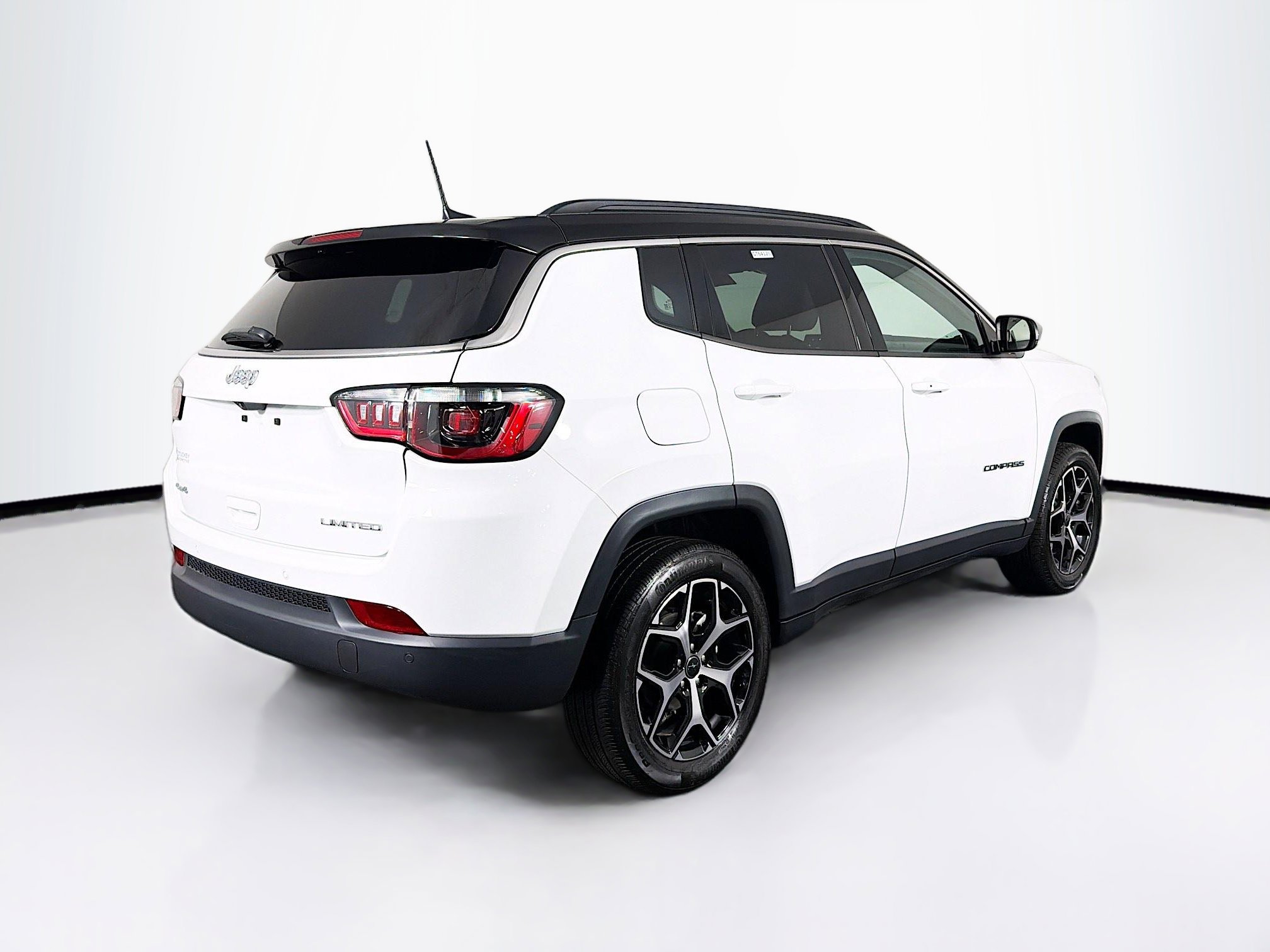 Used 2025 Jeep Compass Limited image 8
