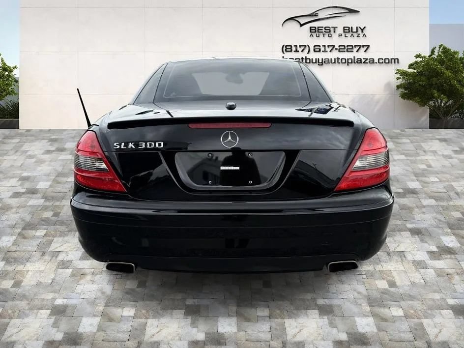Used 2011 Mercedes-Benz SLK 300 image 5