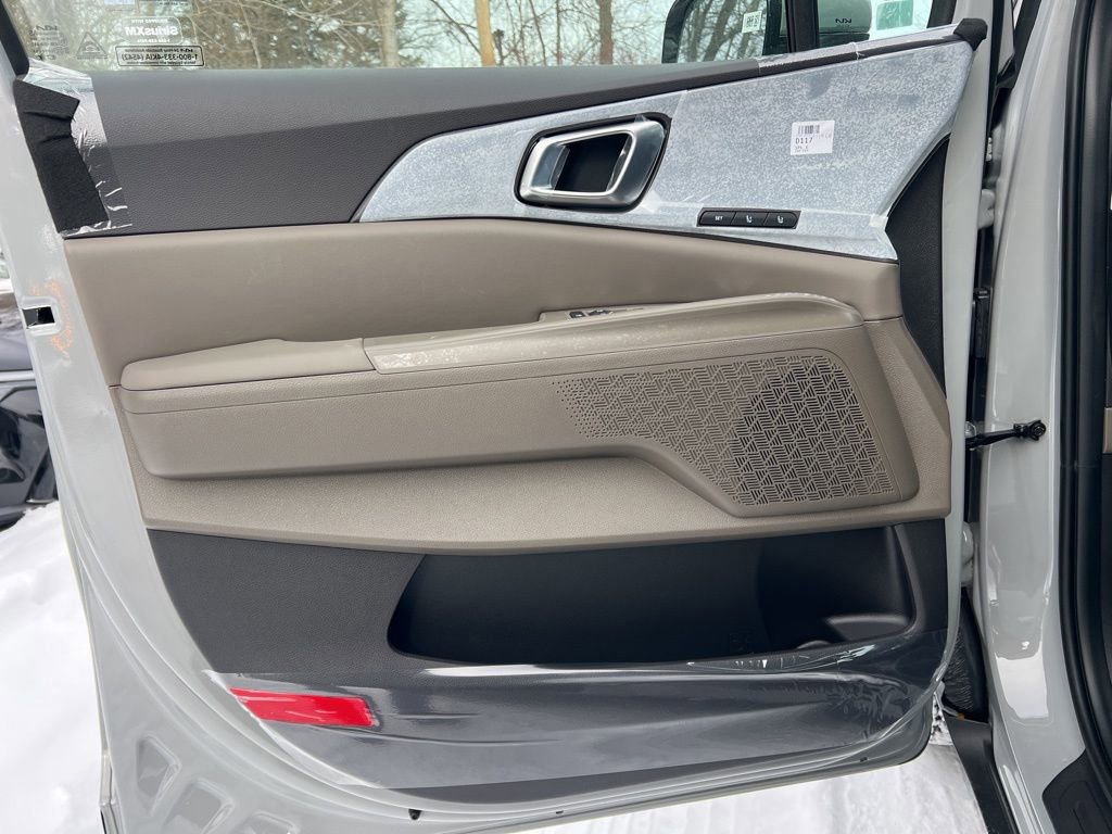 New 2026 Kia Carnival EX image 8