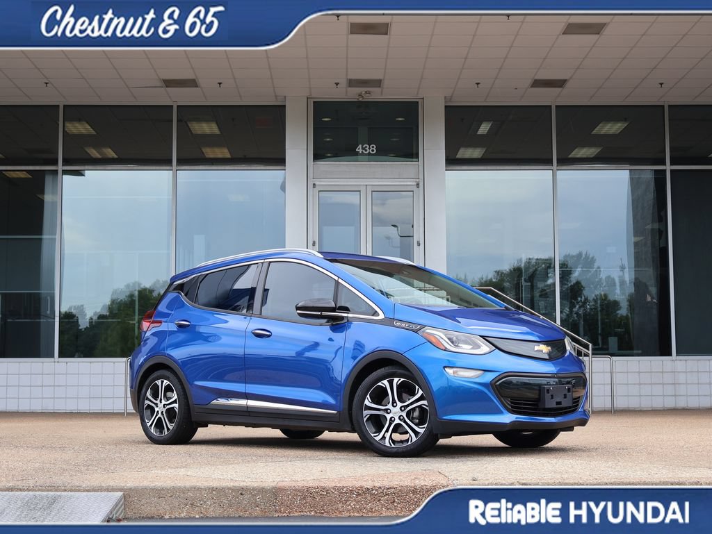 Used 2017 Chevrolet Bolt Premier w/ Driver Confidence II Package FWD image 2
