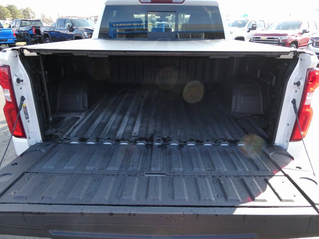 Certified 2022 Chevrolet Silverado 1500 High Country AWD/4WD image 17