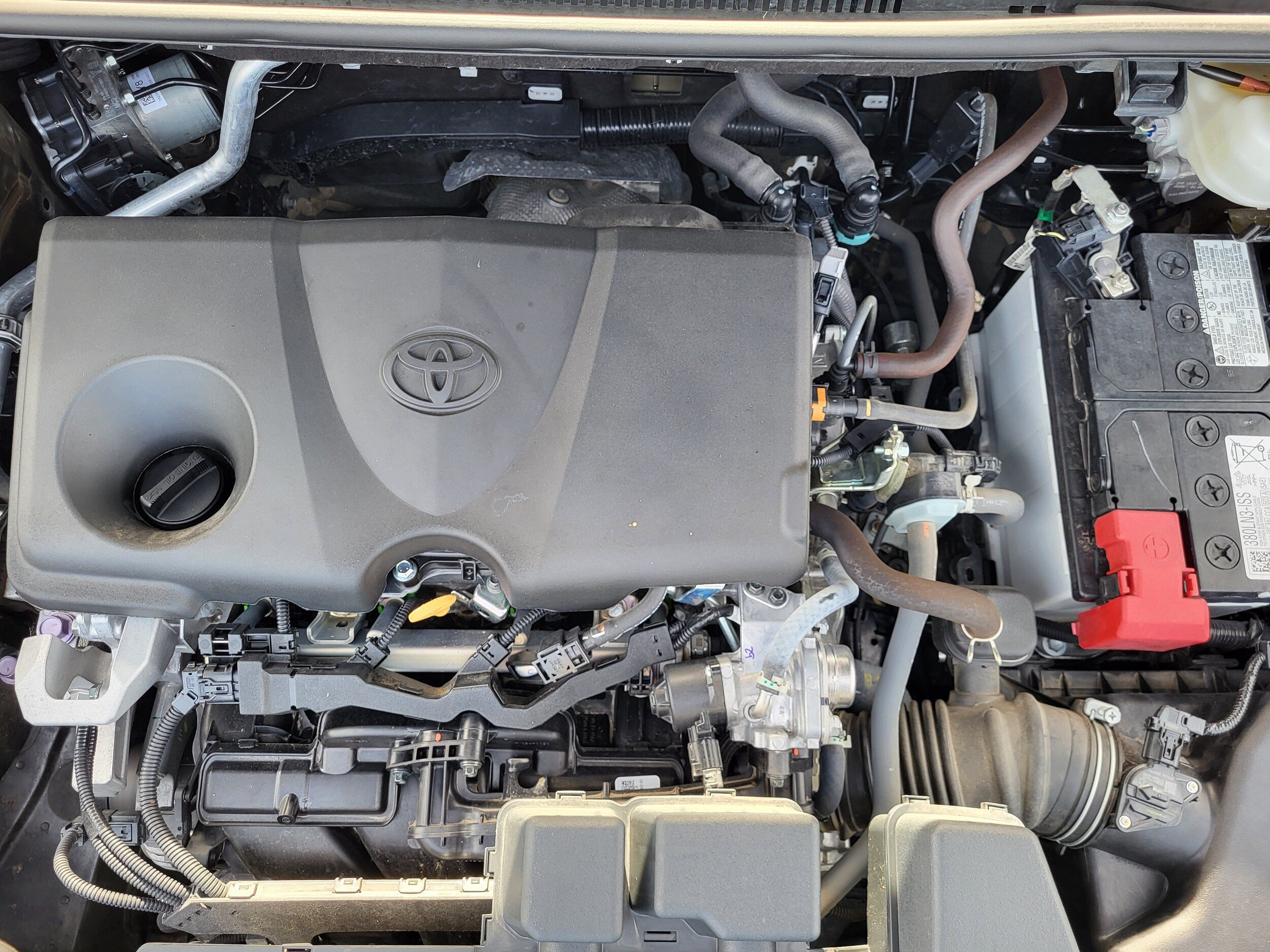 Used 2023 Toyota RAV4 LE AWD/4WD image 18