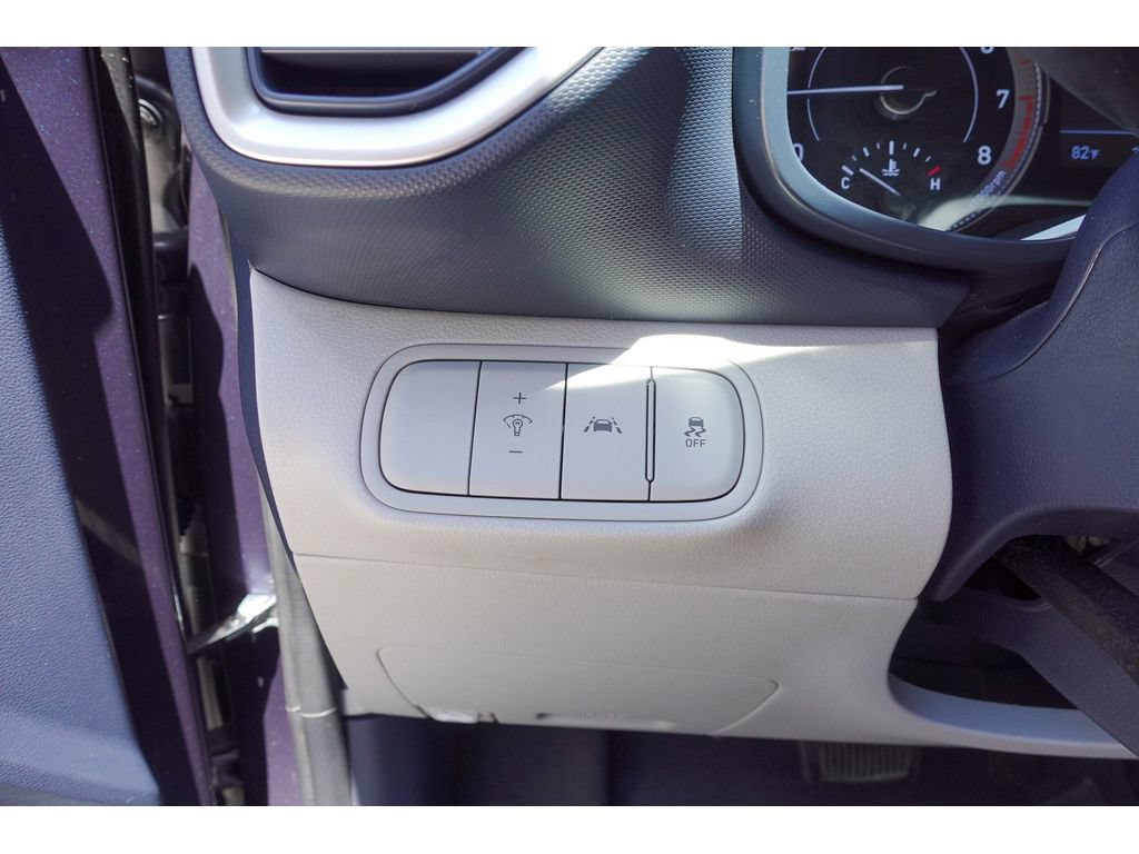 Used 2021 Hyundai Venue FWD image 13
