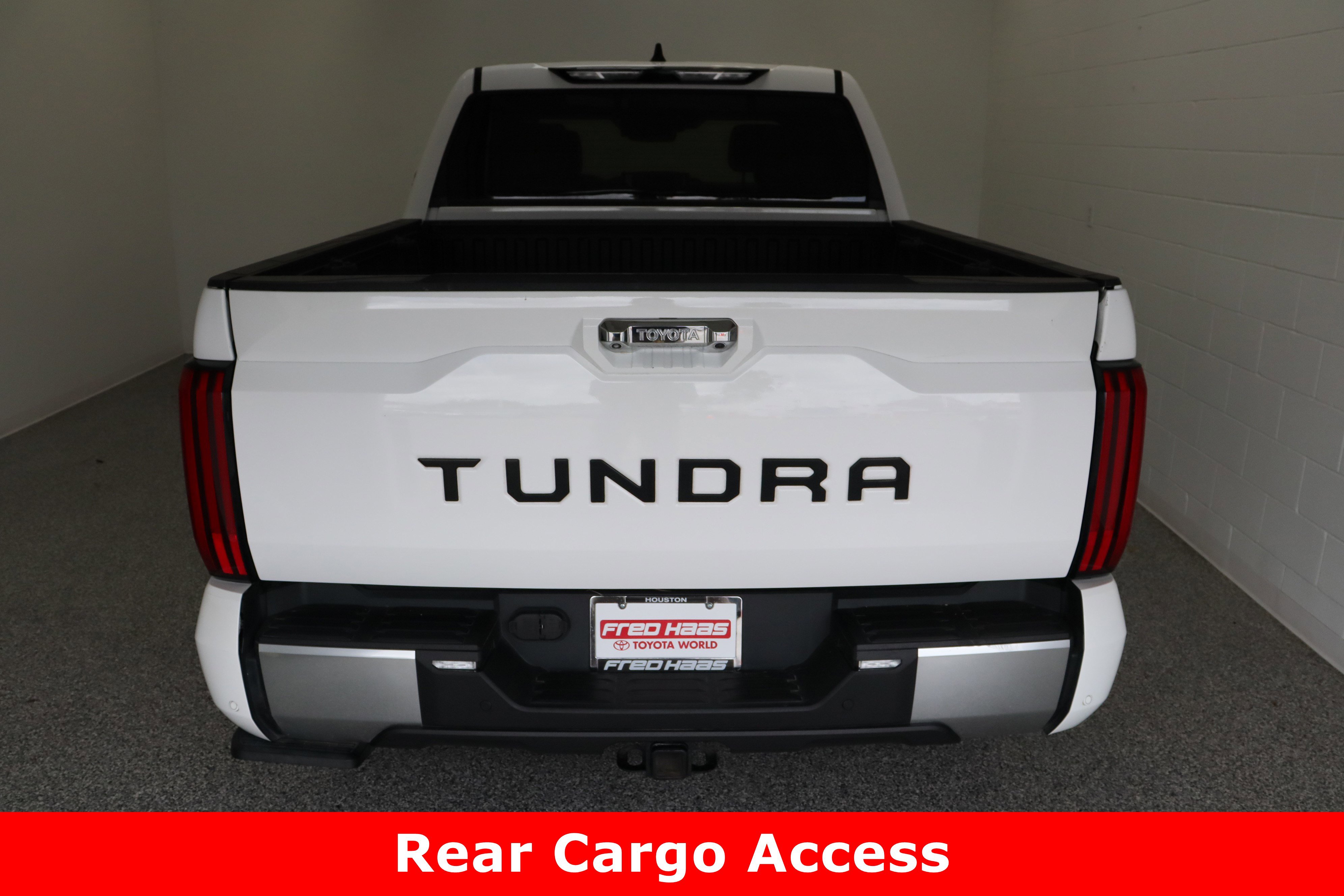Used 2023 Toyota Tundra Limited w/ Power Package image 8
