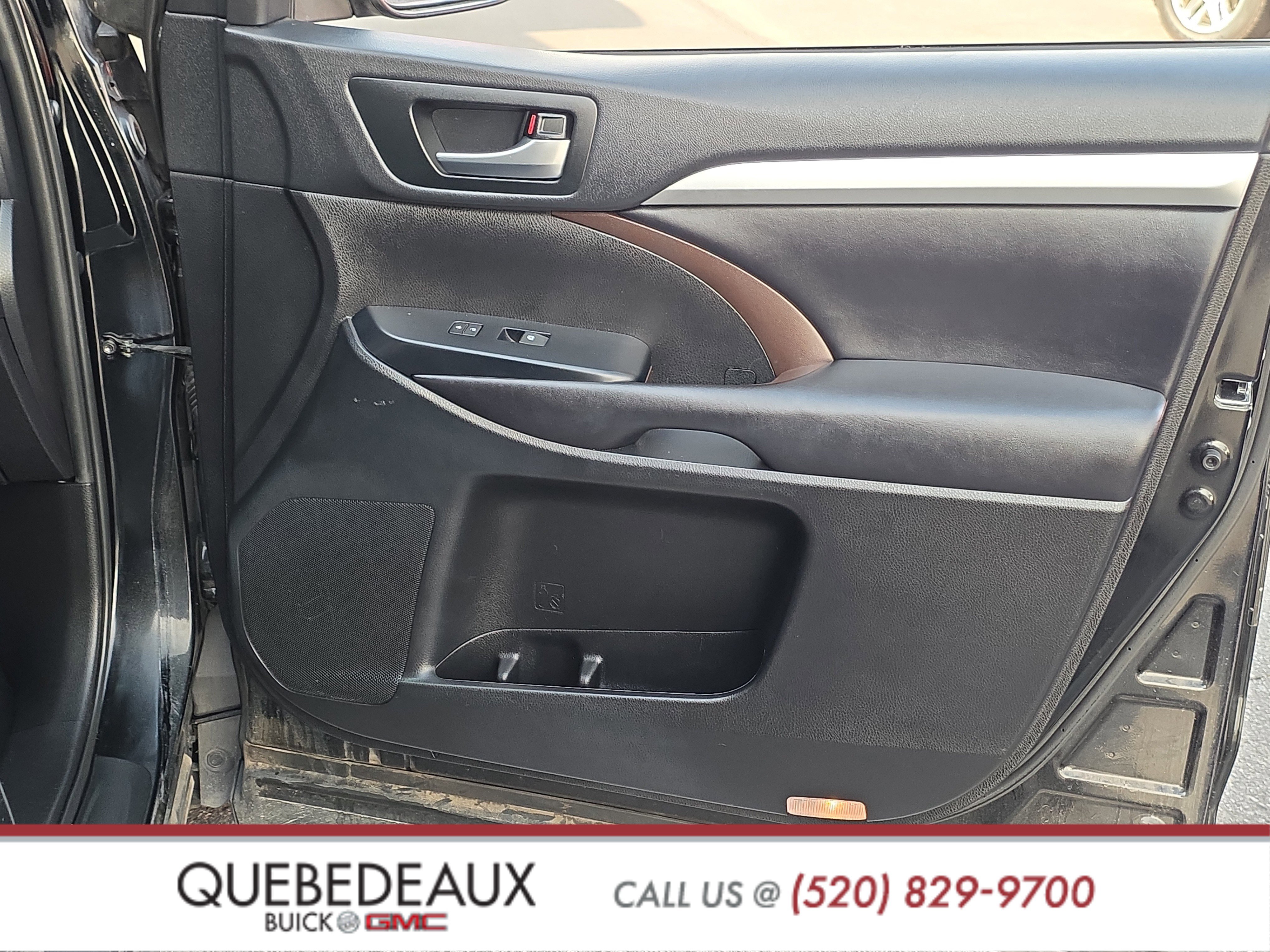 Used 2019 Toyota Highlander XLE AWD/4WD image 30