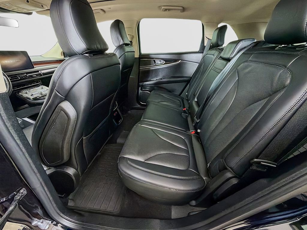 Used 2022 Lincoln Nautilus Reserve image 25