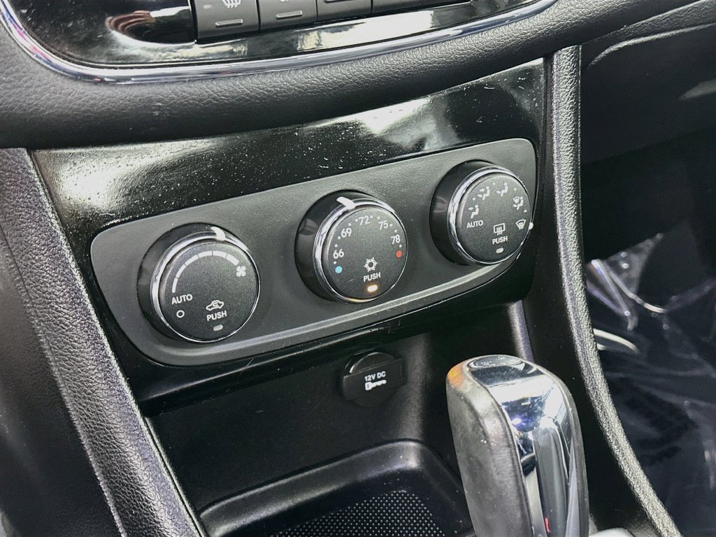 Used 2013 Chrysler 200 Touring w/ Cold Weather Group FWD image 18