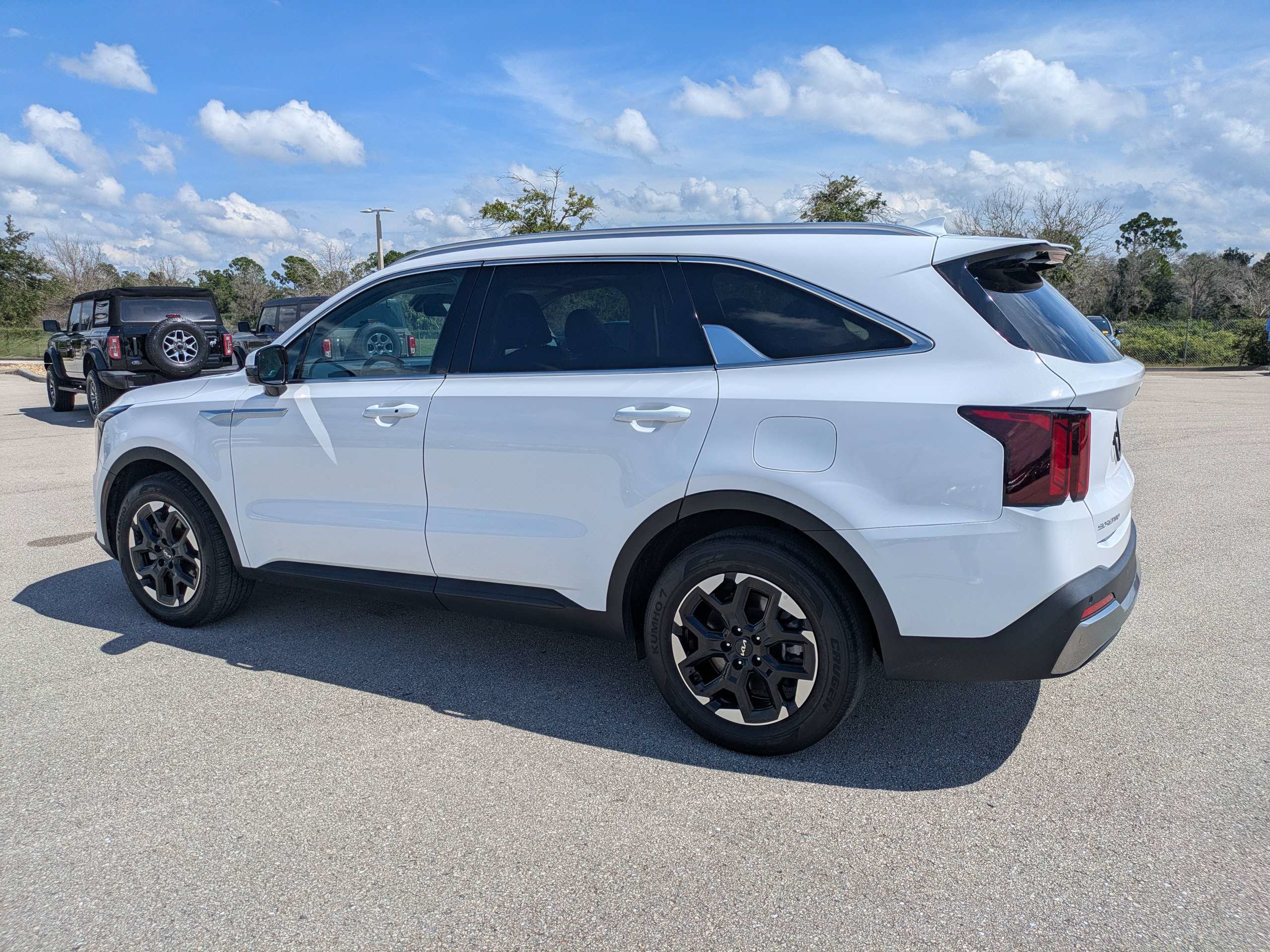 Certified 2025 Kia Sorento S w/ Panoramic Sunroof Package FWD image 7