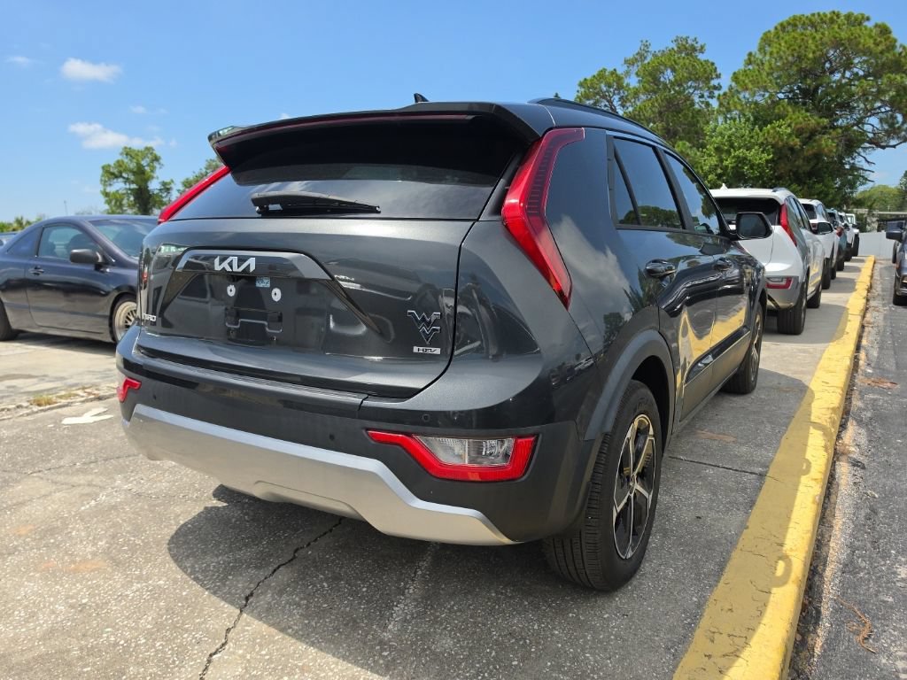 Certified 2024 Kia Niro EX FWD image 16