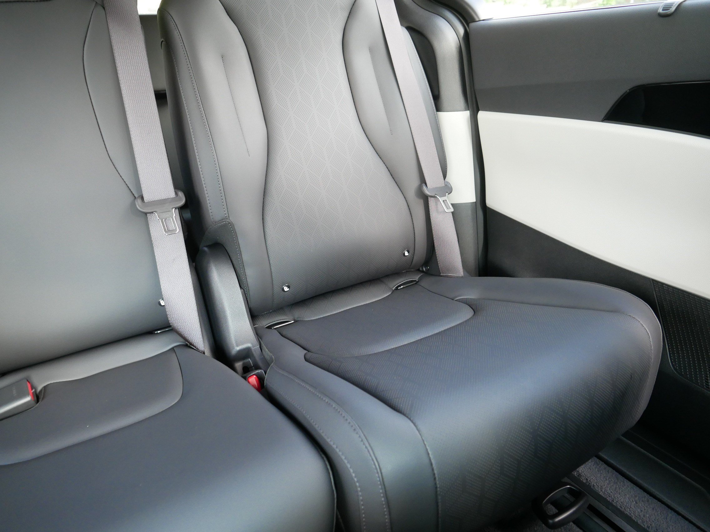 Certified 2023 Kia Carnival EX FWD image 14