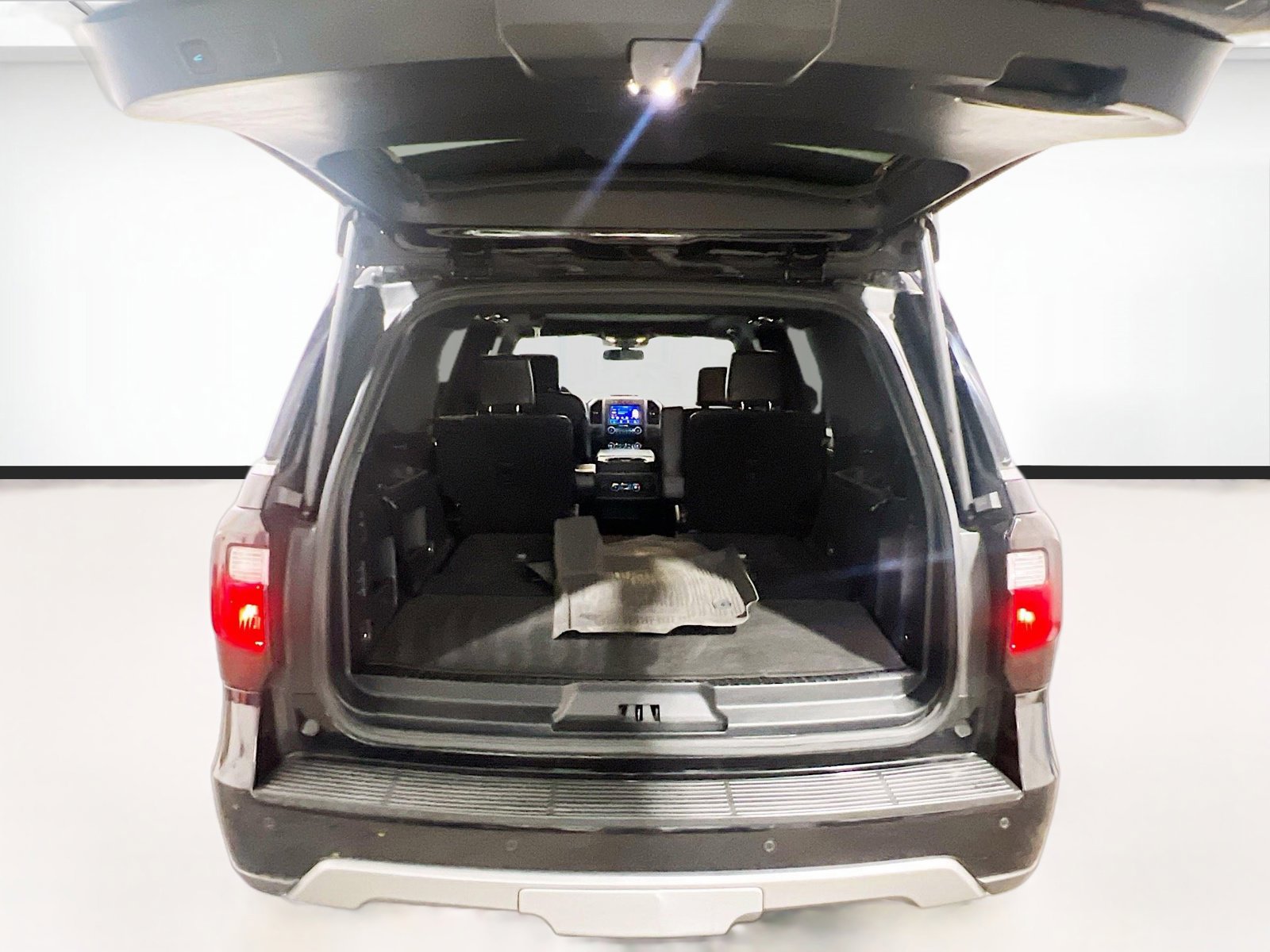 Used 2021 Ford Expedition XLT AWD/4WD image 19