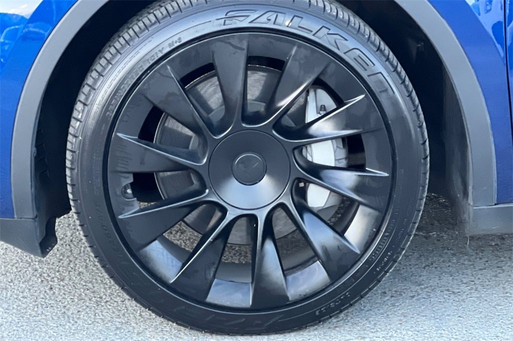 Used 2023 Tesla Model Y Long Range image 25