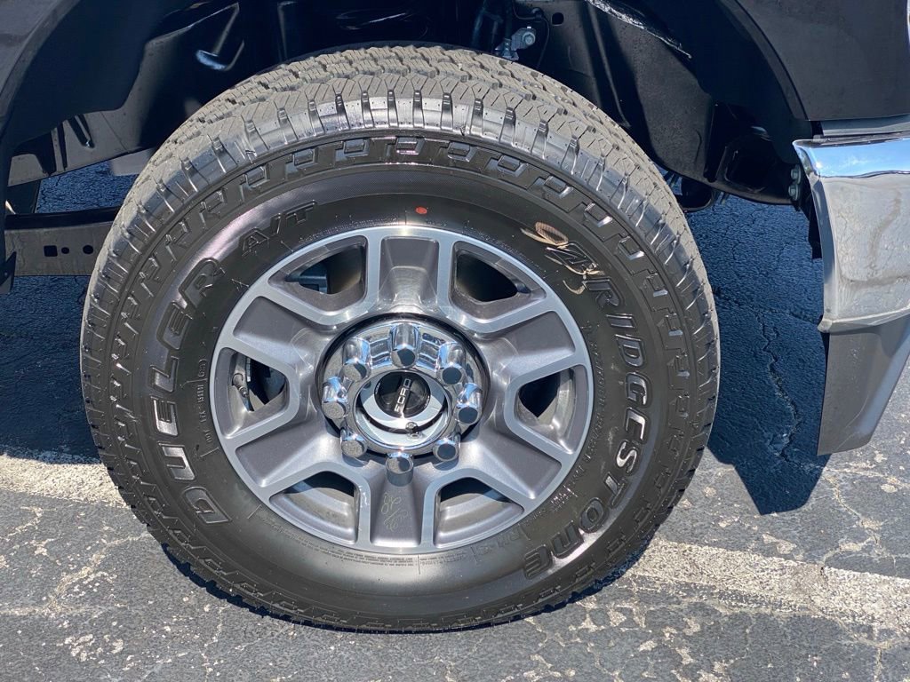 New 2026 Ford F350 Lariat w/ FX4 Off-Road Package image 18