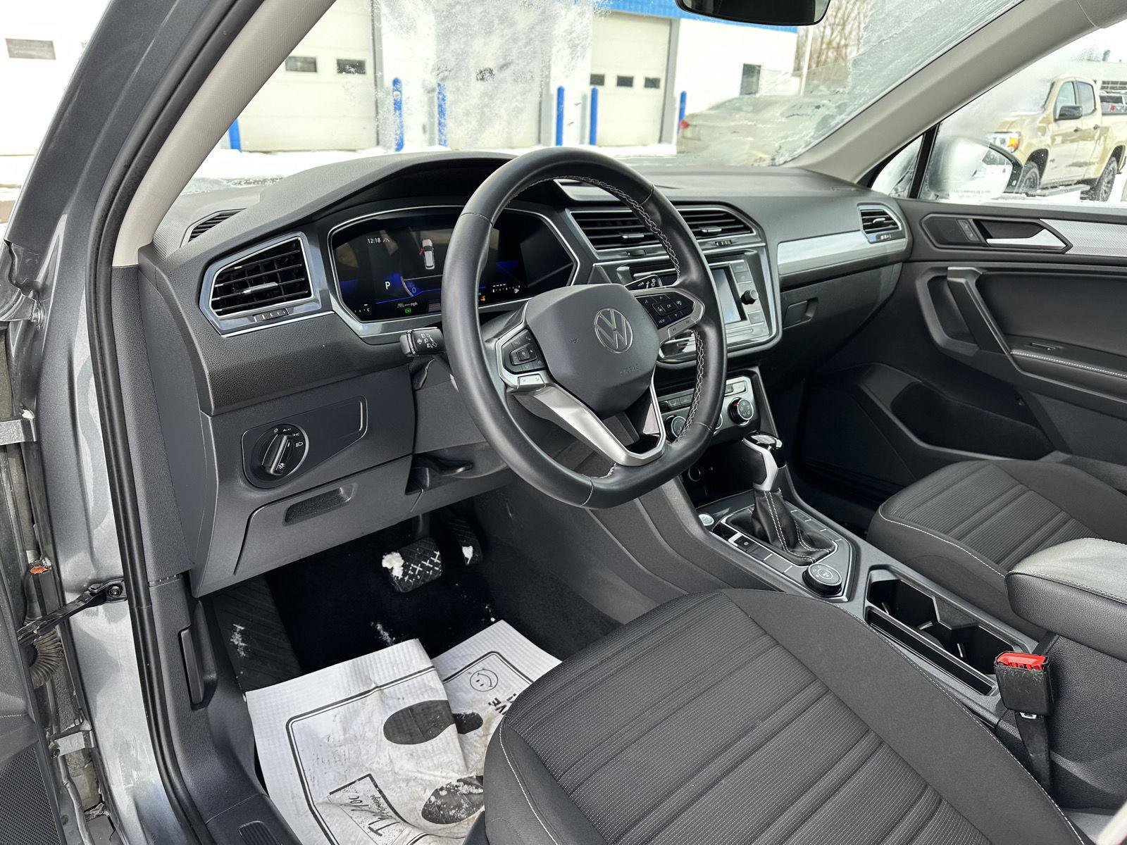Used 2024 Volkswagen Tiguan S image 21