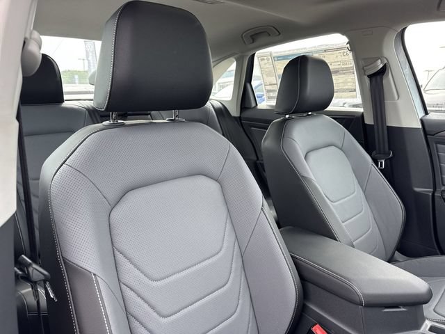 New 2026 Volkswagen Jetta SEL FWD image 25