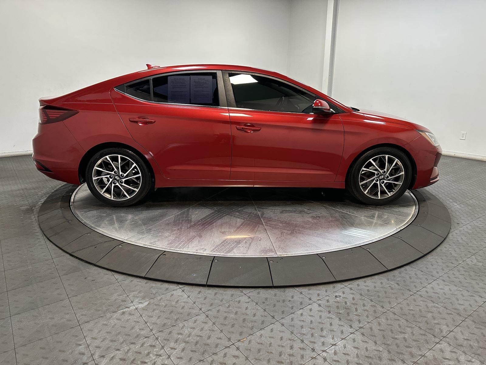 Used 2019 Hyundai Elantra Limited image 15
