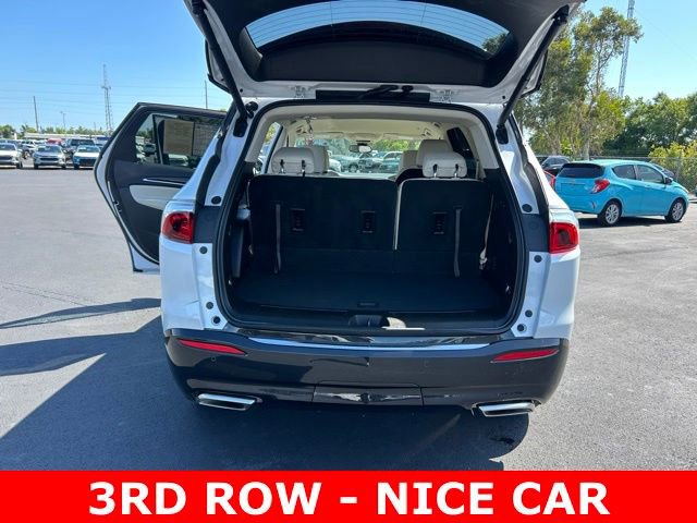 Used 2023 Buick Enclave Essence w/ Sport Touring Edition FWD image 17