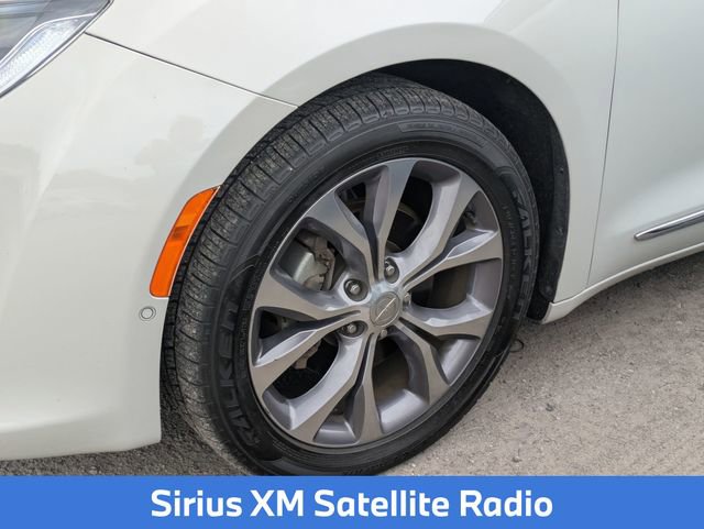Used 2019 Chrysler Pacifica Limited w/ Tire & Wheel Group FWD image 6