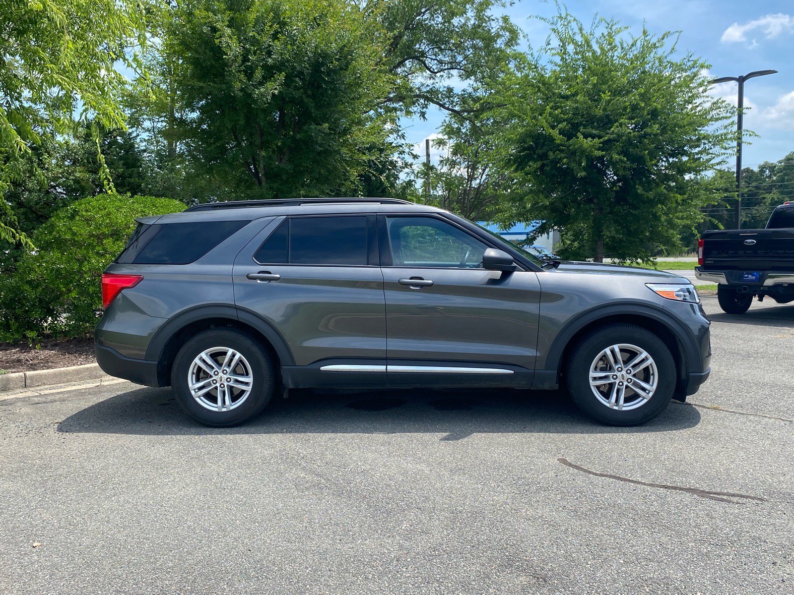 Certified 2020 Ford Explorer XLT w/ Comfort Package RWD image 3