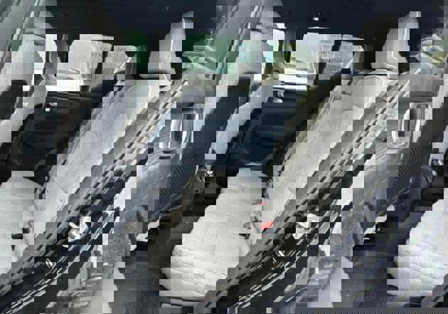 Used 2023 Volvo XC40 Recharge Ultimate w/ Protection Package Premier image 5