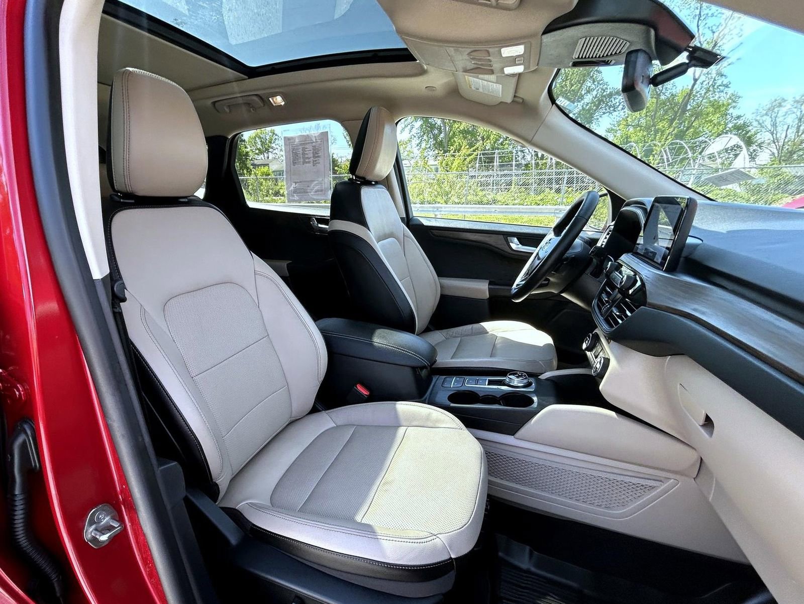 Used 2020 Ford Escape Titanium AWD/4WD image 15