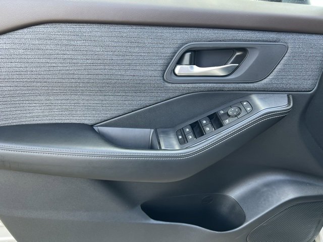 Certified 2023 Nissan Rogue SV image 29