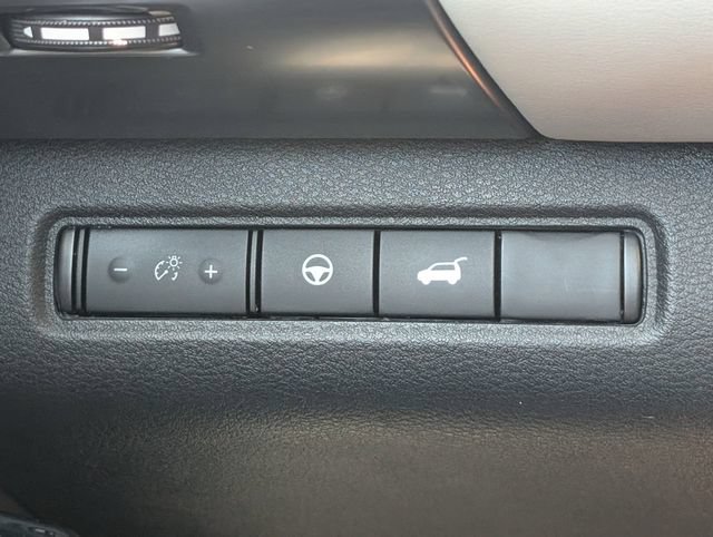 Used 2022 Nissan Pathfinder SL w/ SL Premium Package FWD image 25
