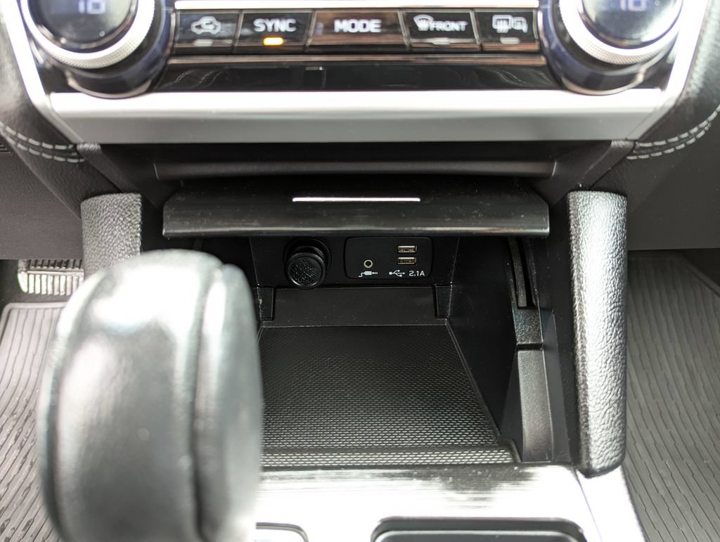 Used 2019 Subaru Outback 3.6R Limited AWD/4WD image 24