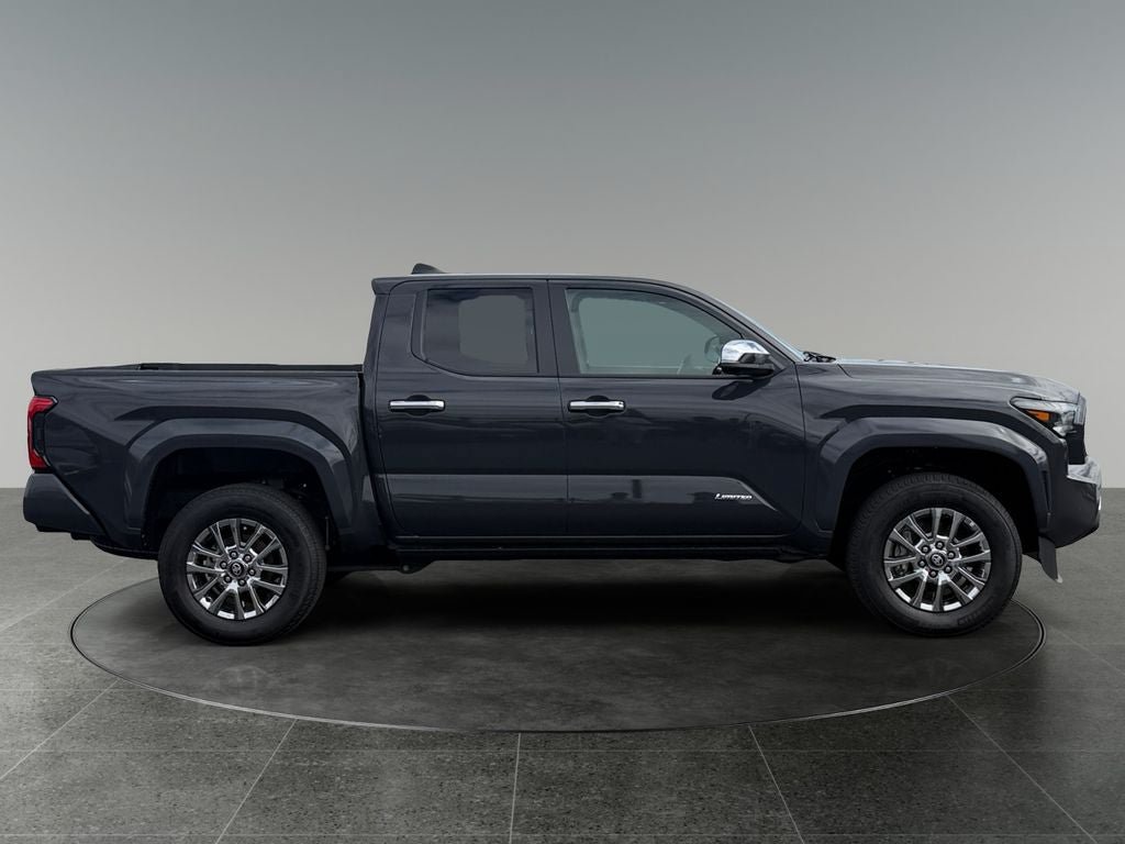 Used 2024 Toyota Tacoma Limited w/ Limited Package (LT) AWD/4WD image 10