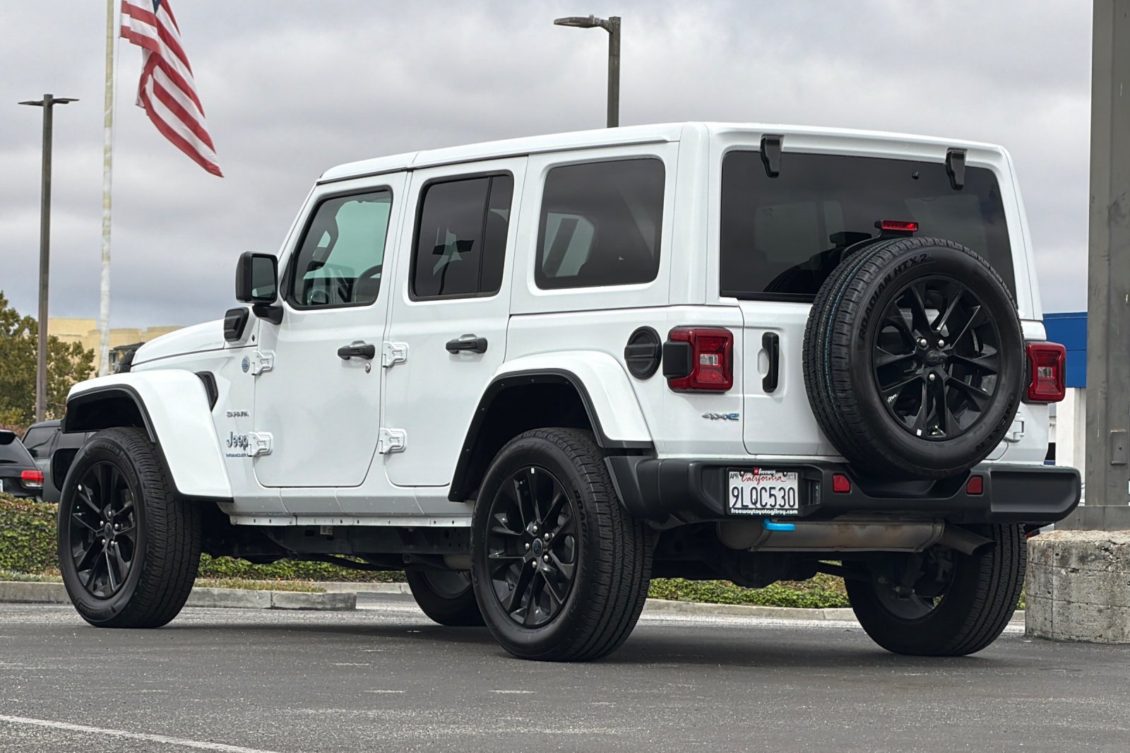 Used 2024 Jeep Wrangler Unlimited Sahara AWD/4WD image 6