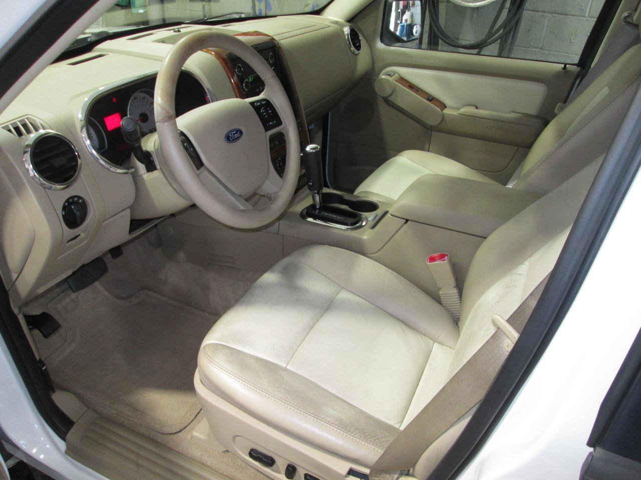 Used 2008 Ford Explorer Eddie Bauer AWD/4WD image 16