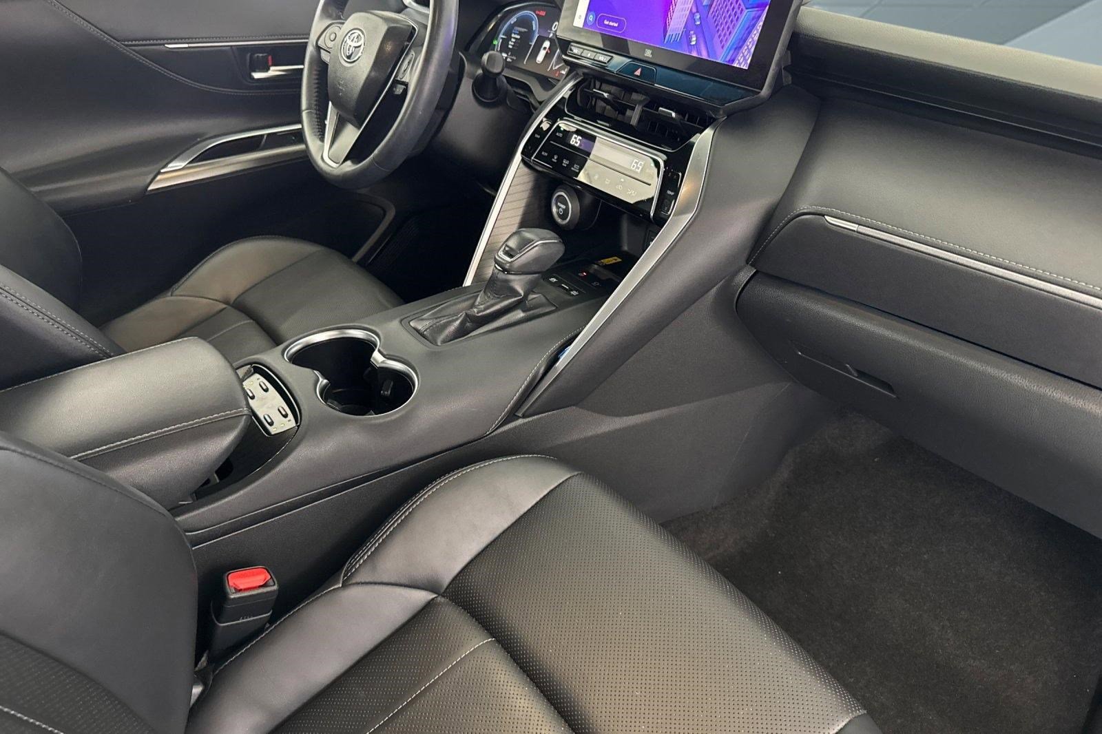 Certified 2024 Toyota Venza Limited AWD/4WD image 33