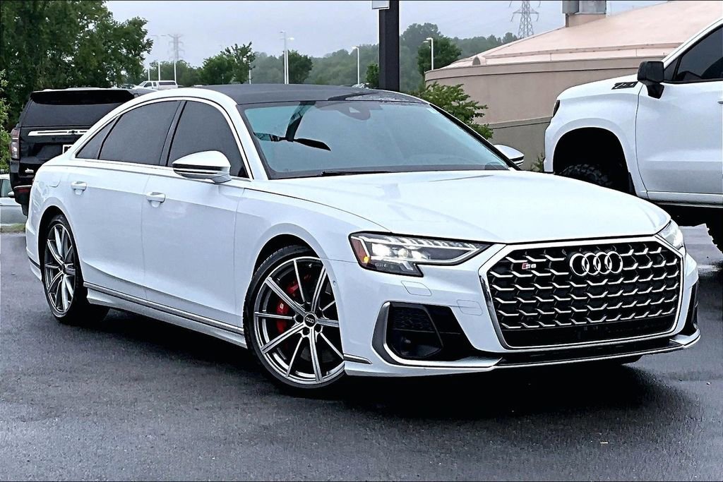 Used 2022 Audi S8 w/ S8 Comfort Plus Package AWD/4WD image 37