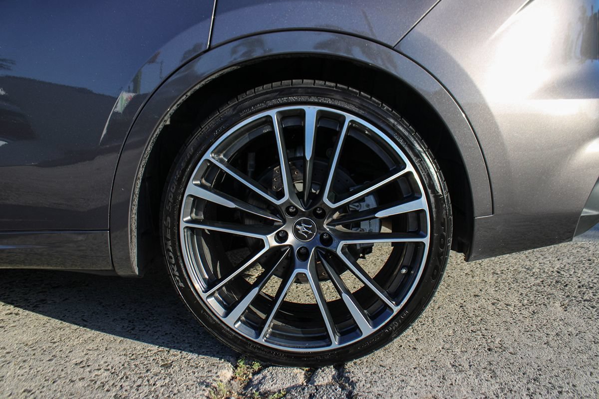 Used 2020 Maserati Levante GTS AWD/4WD image 39