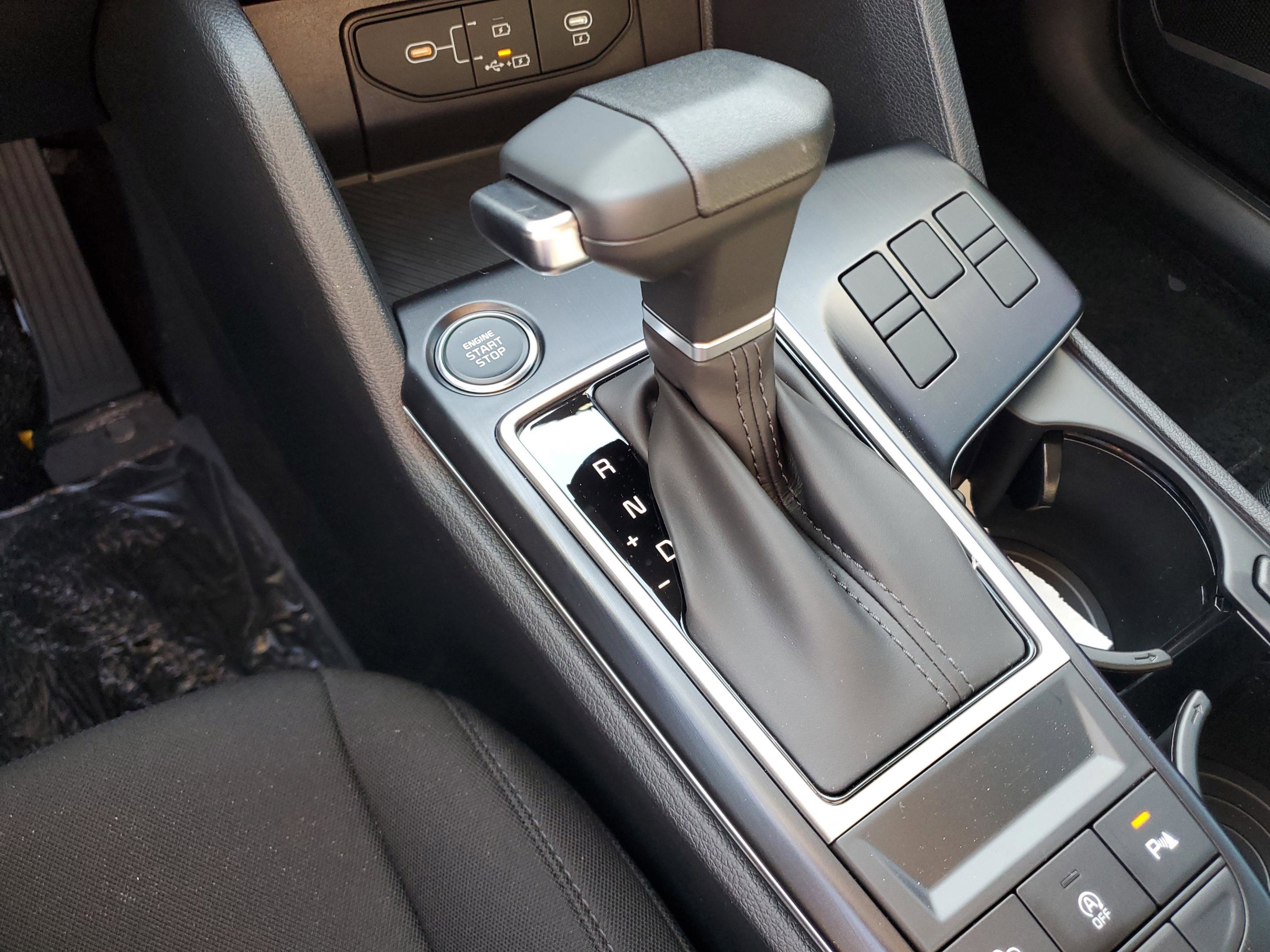 New 2026 Kia Sportage LX FWD image 22