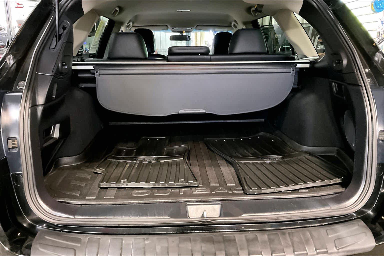 Used 2016 Subaru Outback 2.5i Limited AWD/4WD image 35