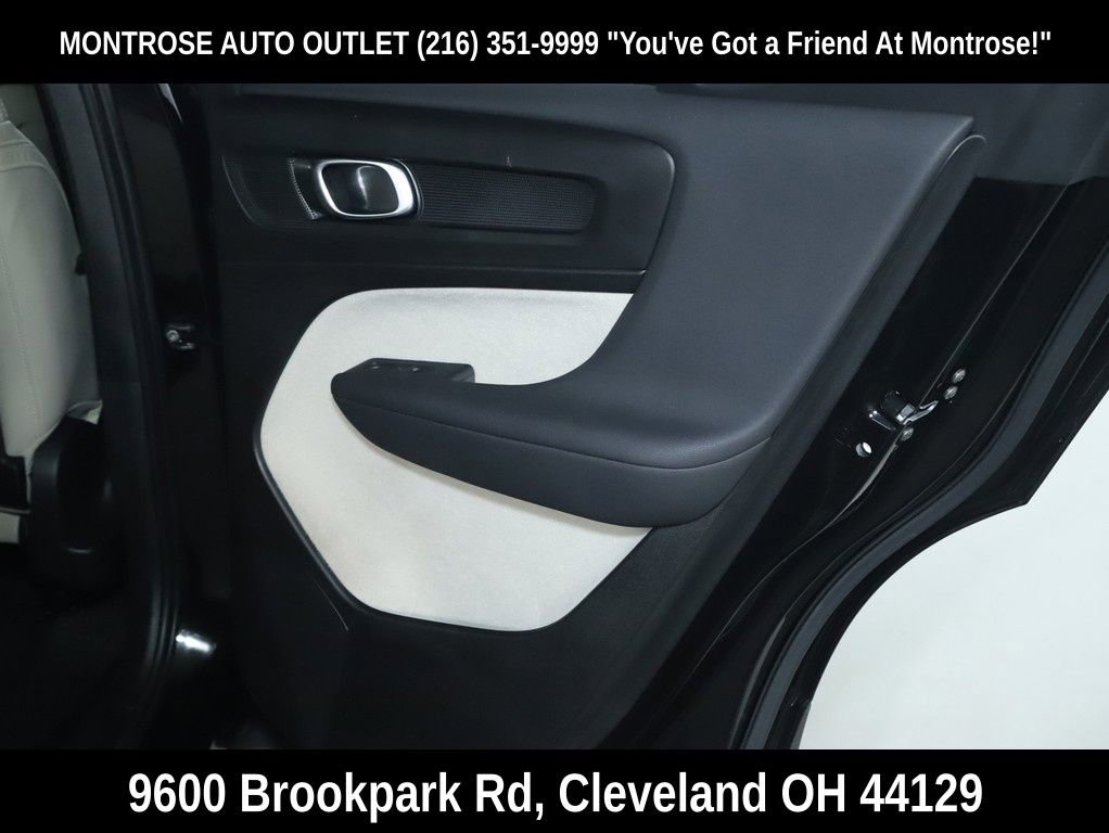 Used 2023 Volvo XC40 B5 Plus w/ Climate Package image 25