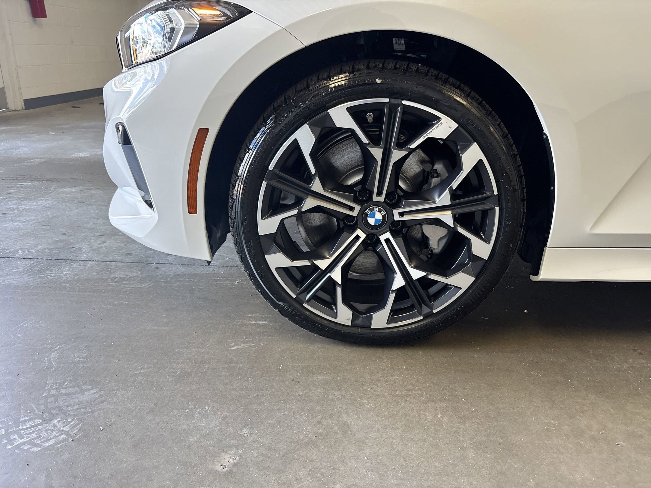 Used 2025 BMW 330i Sedan w/ Convenience Package image 8