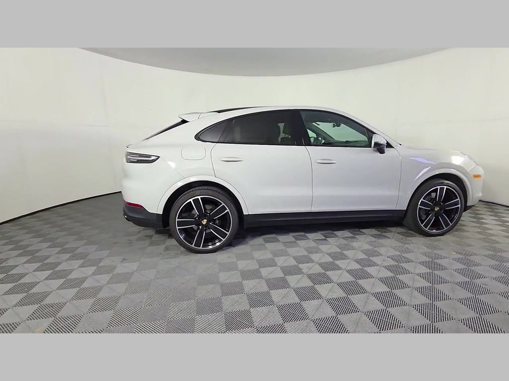 Used 2023 Porsche Cayenne Platinum Edition AWD/4WD image 37