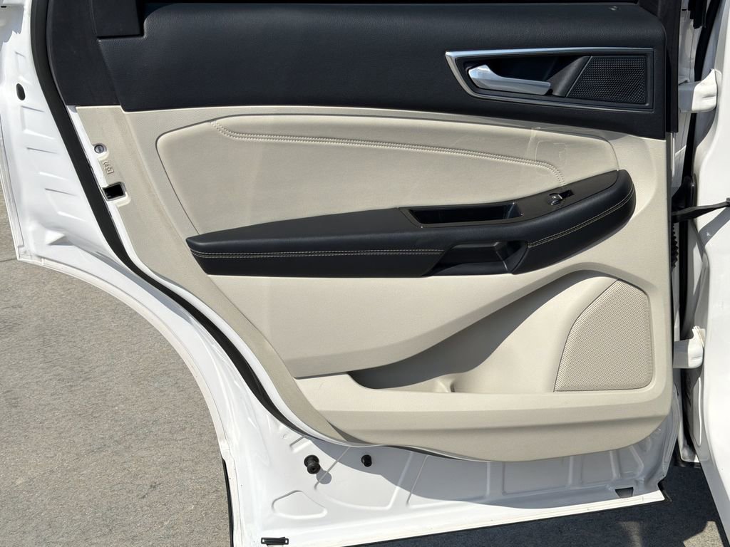 Used 2019 Ford Edge Titanium w/ Cold Weather Package image 22