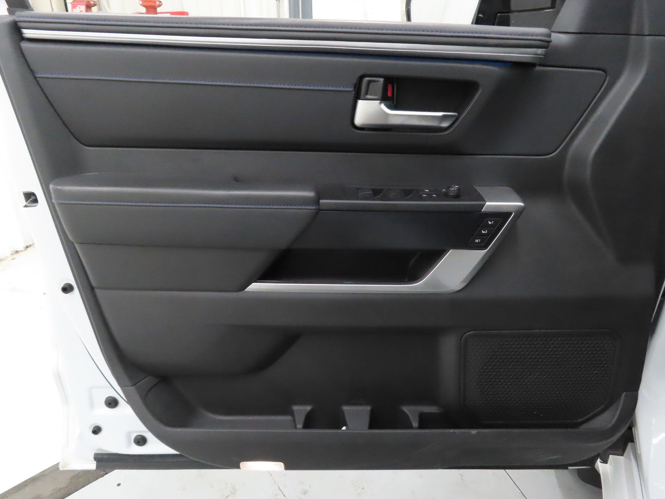 Used 2024 Toyota Tundra Platinum w/ TRD Off-Road Package image 9