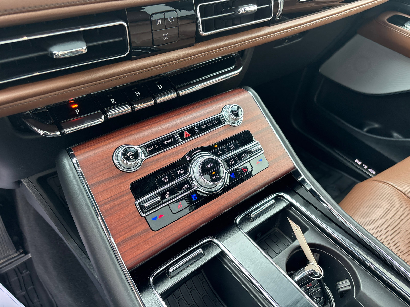 Certified 2023 Lincoln Aviator Reserve w/ Equipment Group 201A image 22