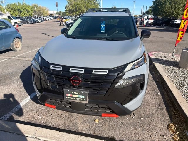 Used 2025 Nissan Rogue SV AWD/4WD image 3
