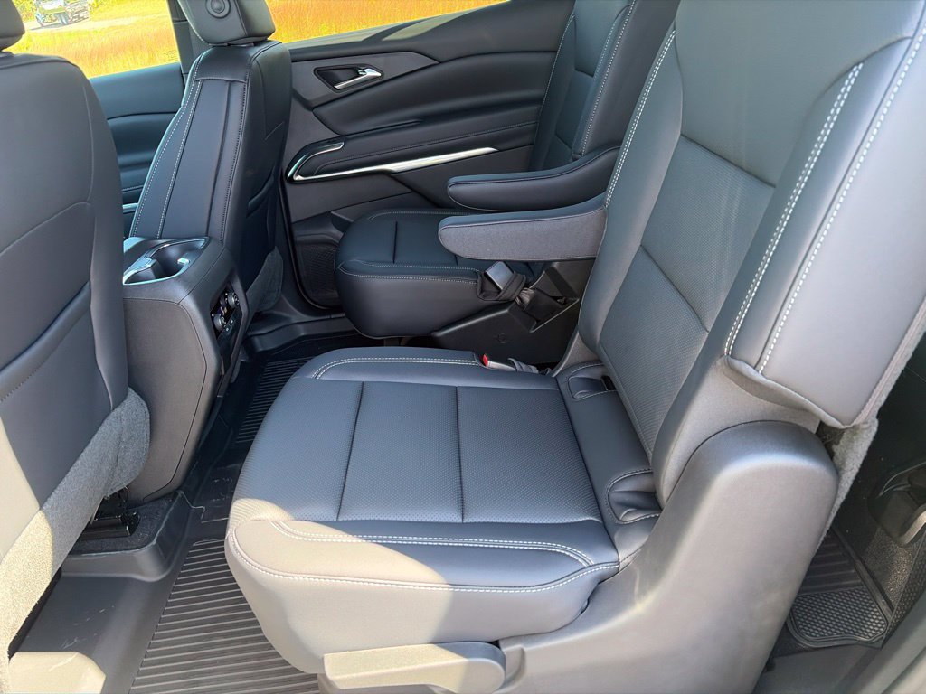 New 2027 Chevrolet Traverse LT w/ Midnight/Sport Edition AWD/4WD image 32