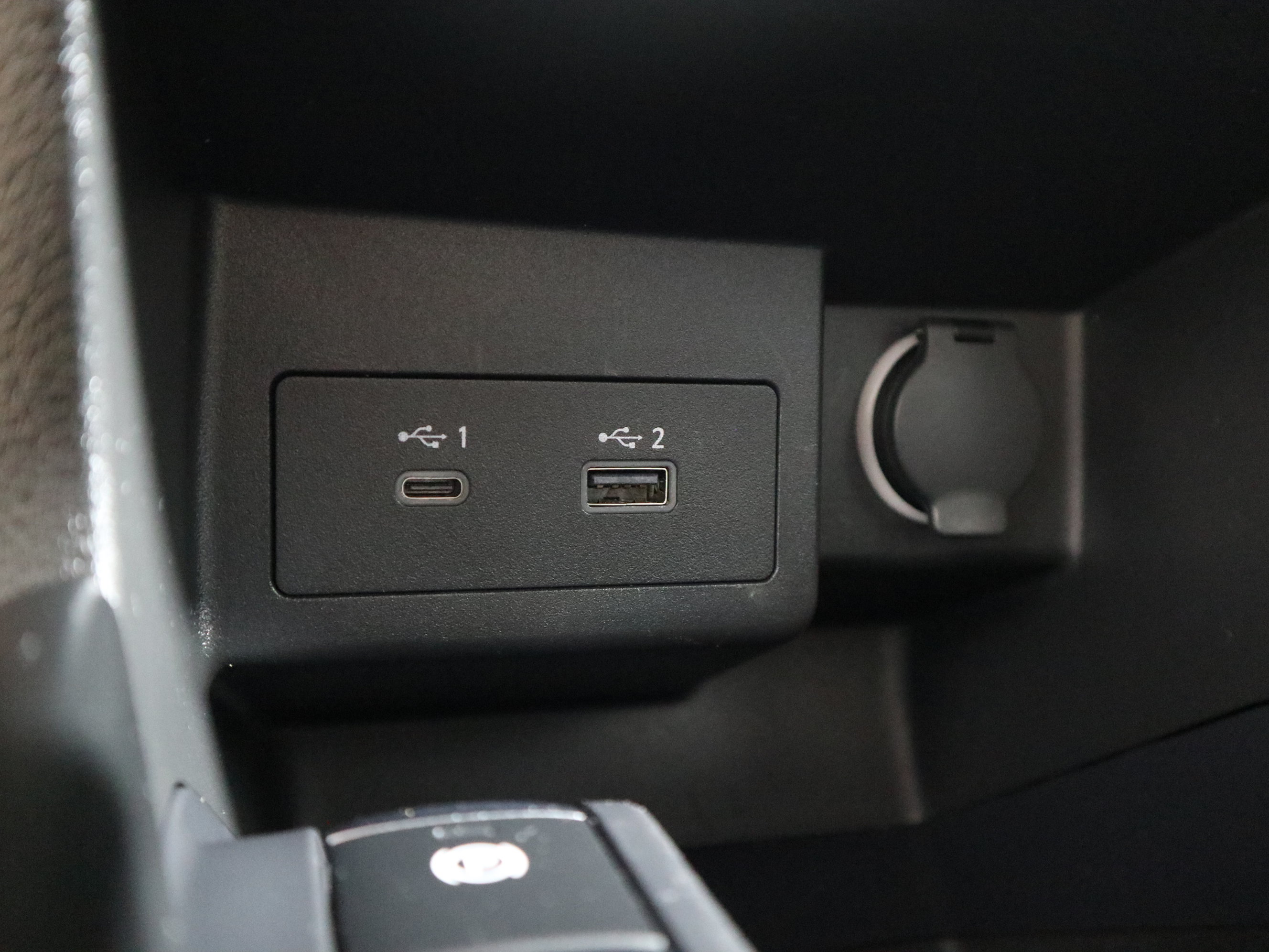 Used 2023 Nissan Kicks SV FWD image 31