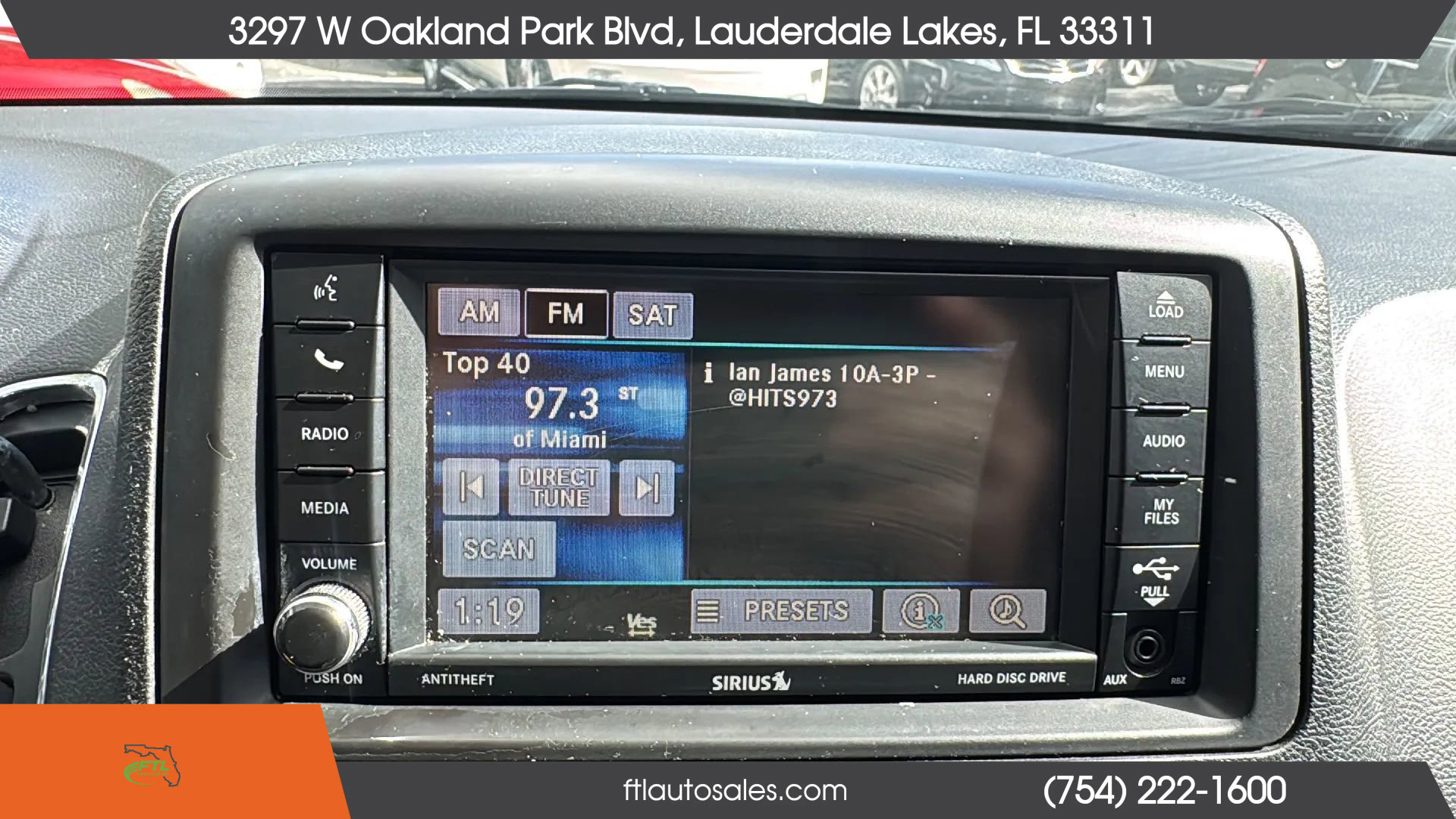 Used 2013 Chrysler Town & Country Touring image 53