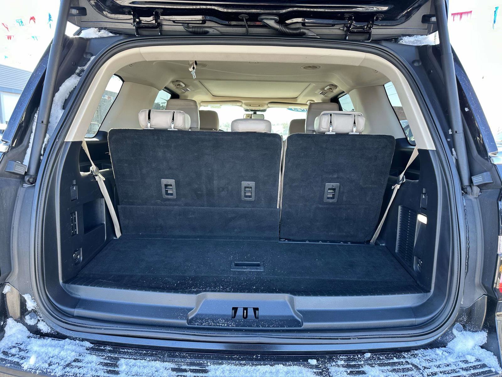 Used 2023 Ford Expedition Limited image 8