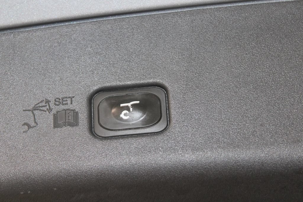 Used 2024 Lincoln Nautilus Reserve AWD/4WD image 14