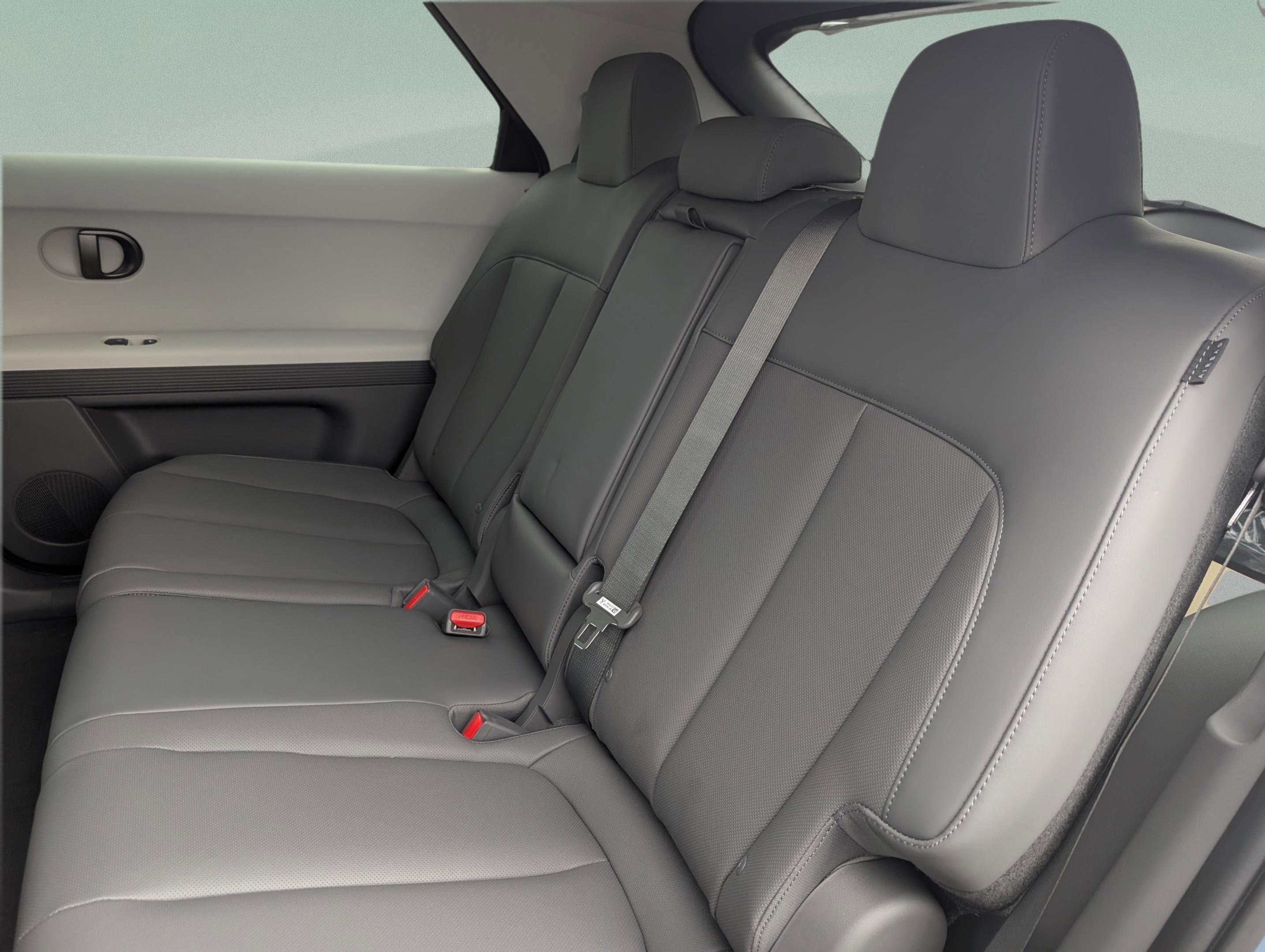 New 2025 Hyundai Ioniq 5 SEL image 16