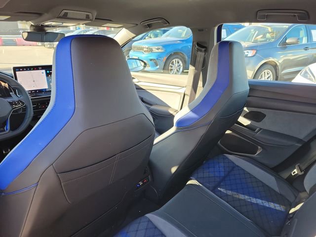 Used 2025 Volkswagen Golf R Black Edition image 28